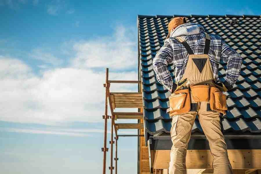 How many people fall off roofs per year?
