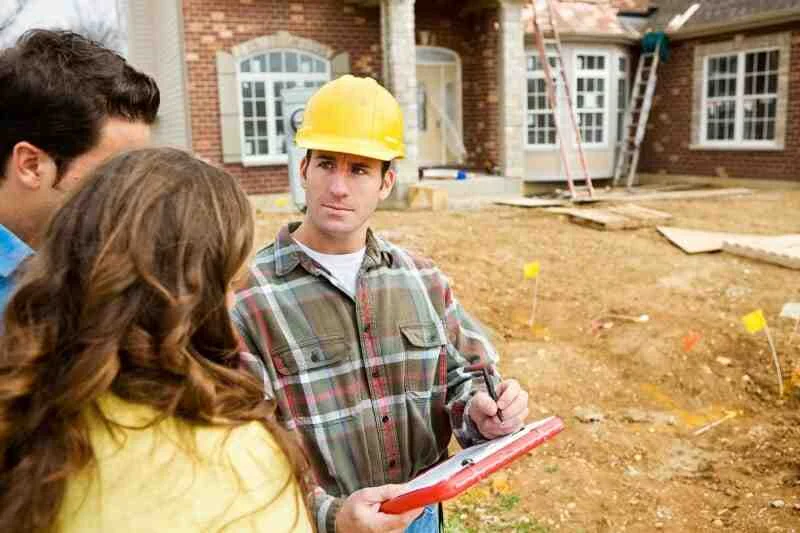 What are some disadvantages of being a roofer?