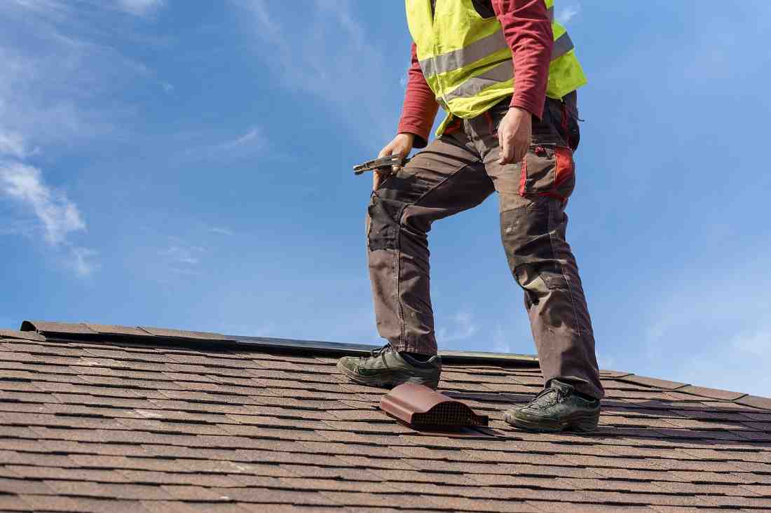 How do I choose a reliable roofer?